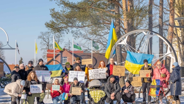 Keskväljakul pöörati tähelepanu Ukraina sõjakoledustele